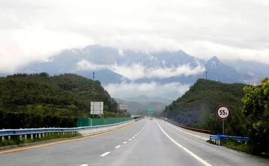 該項目起於平橋區王崗鄉東南,北接淮濱至信陽高速公路息縣至邢集段並