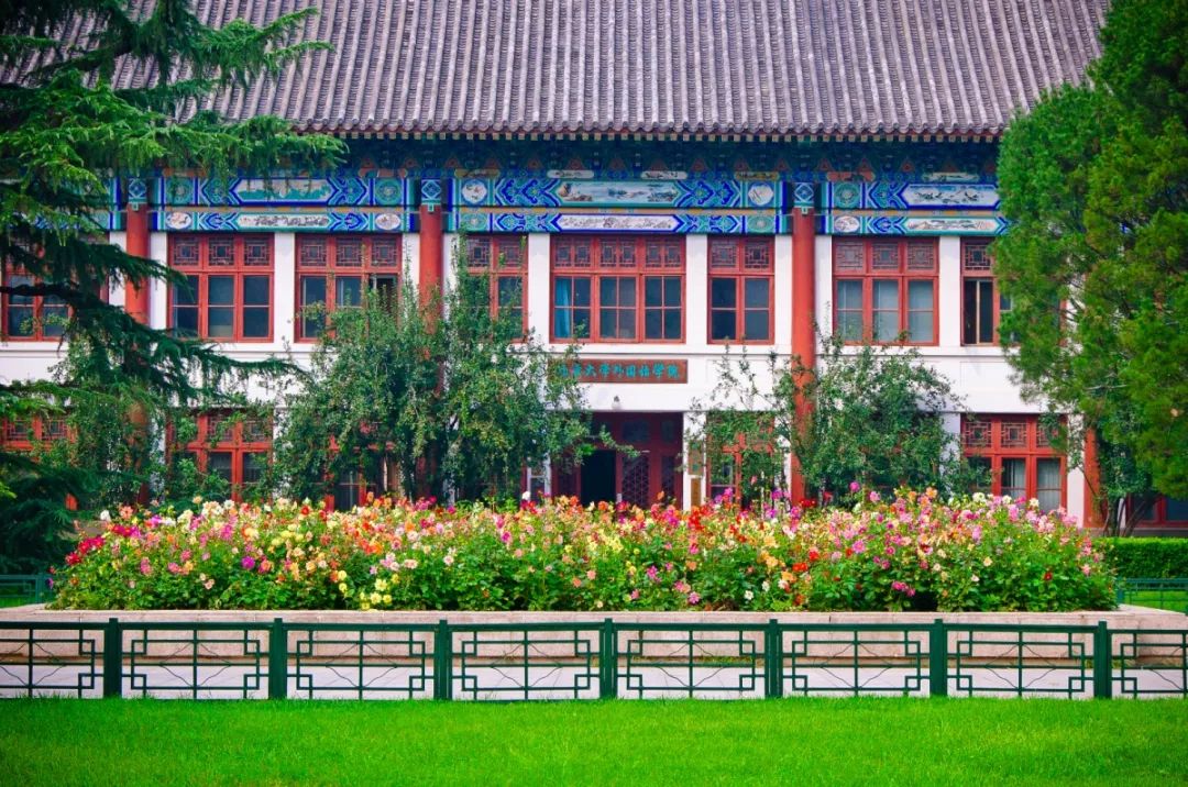 北京大学燕园校区图片
