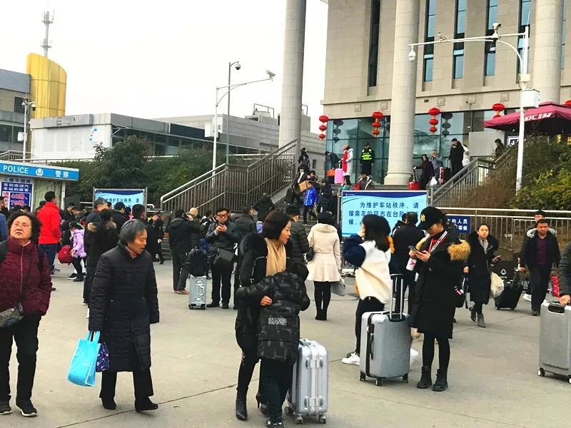 绵阳站出站口图片