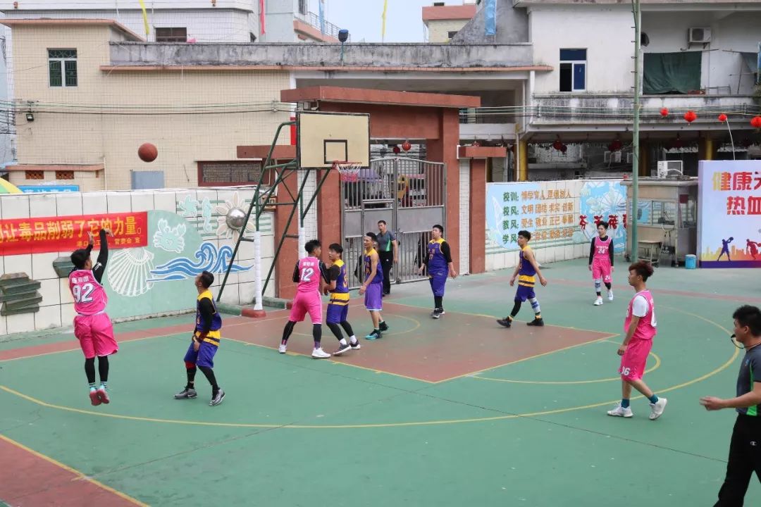 30-14:40港口中心小学港尾vs大澳65:48本场比赛港尾队开局后火力全开