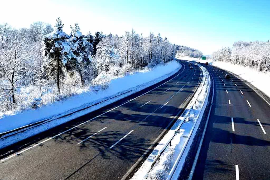 冬季高速公路照片图片