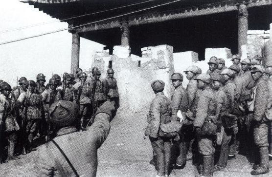 70年前老北京怎麼歡迎解放軍入城