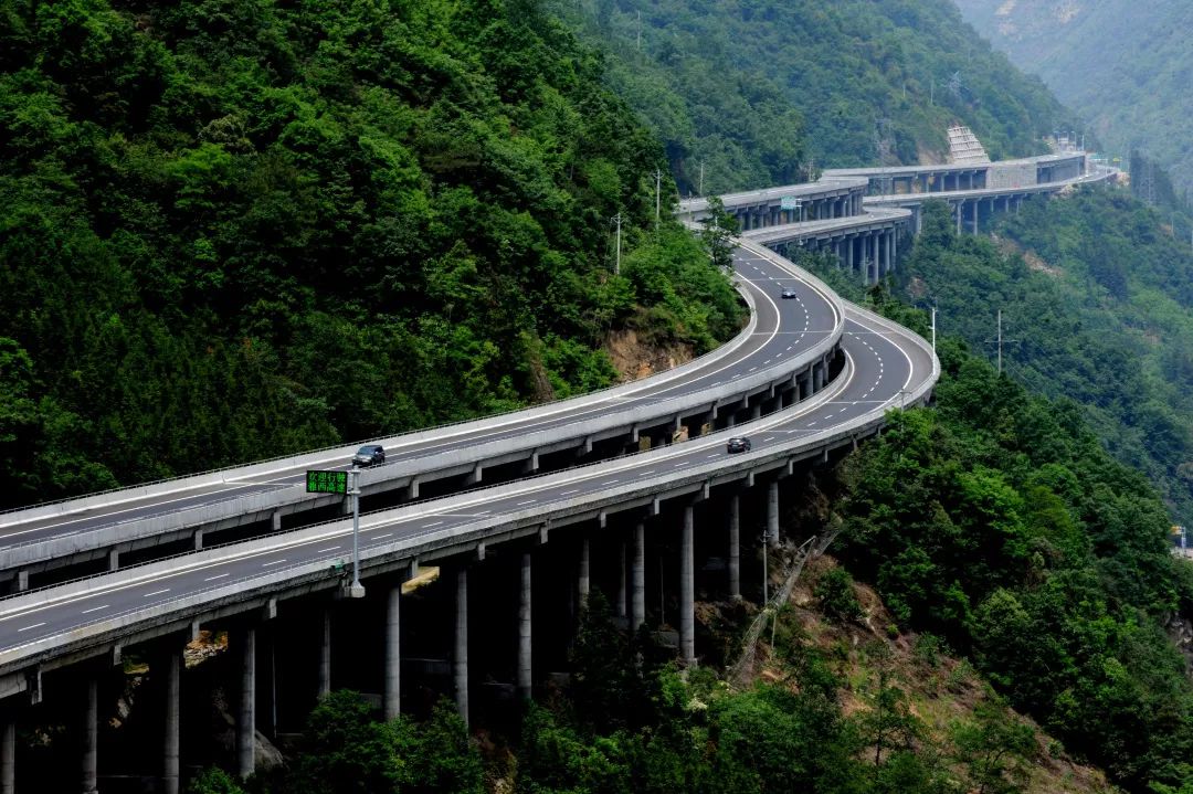 西昌高速公路图片