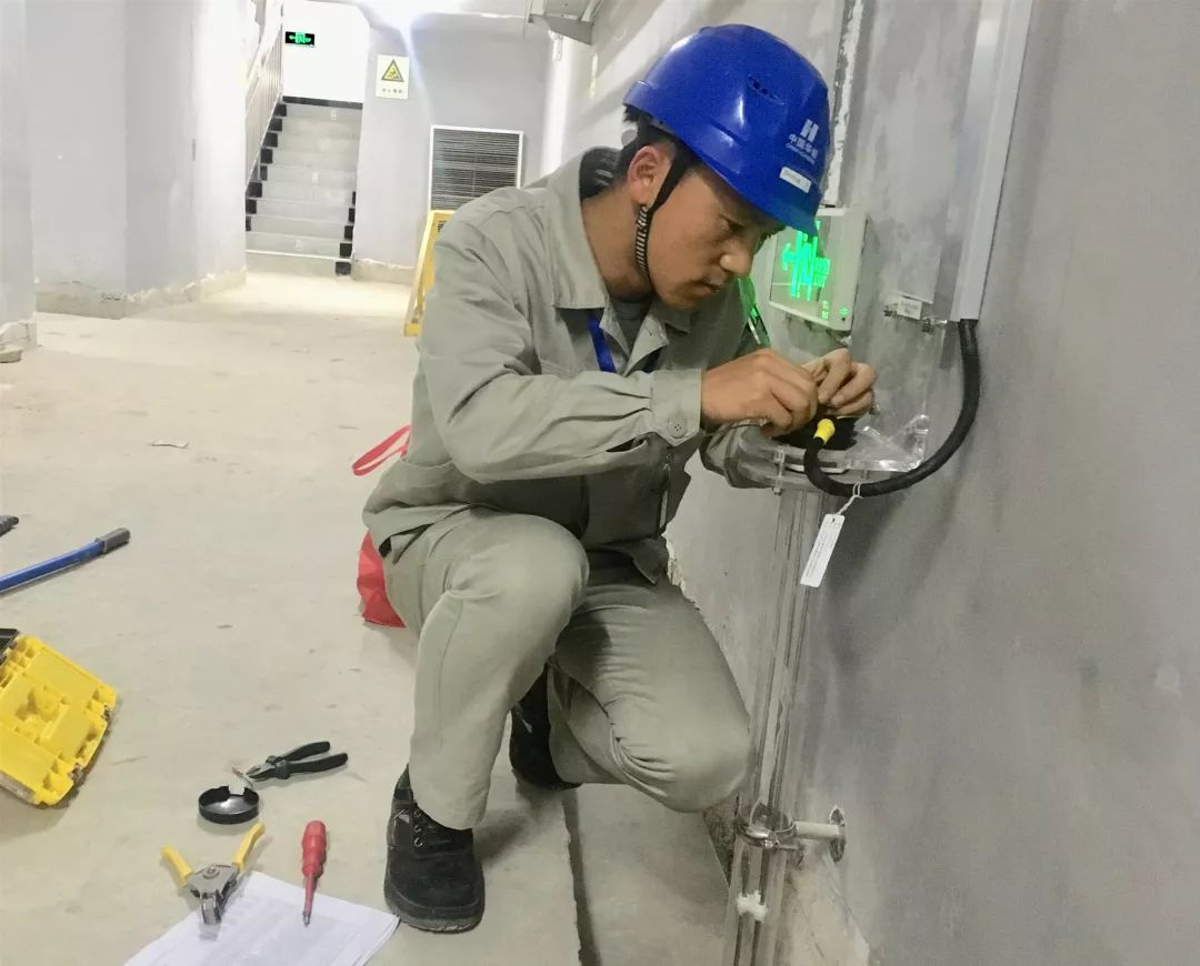 鄧永嬌,30歲,雲南宣威人,苗尾·功果橋電廠運維a崗.