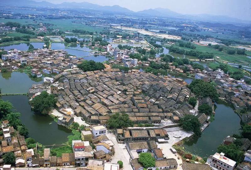 时间:2月5日-3月10日 樱花观赏,风情美食街,皇家马车与小马驹 海心洲