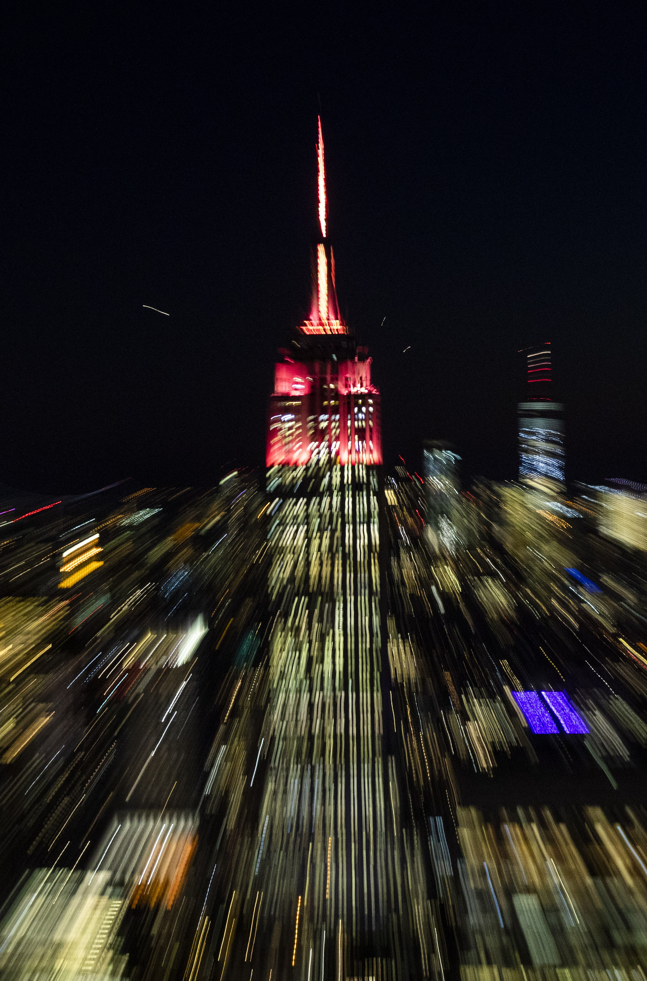 纽约帝国大厦亮灯庆祝中国新春
