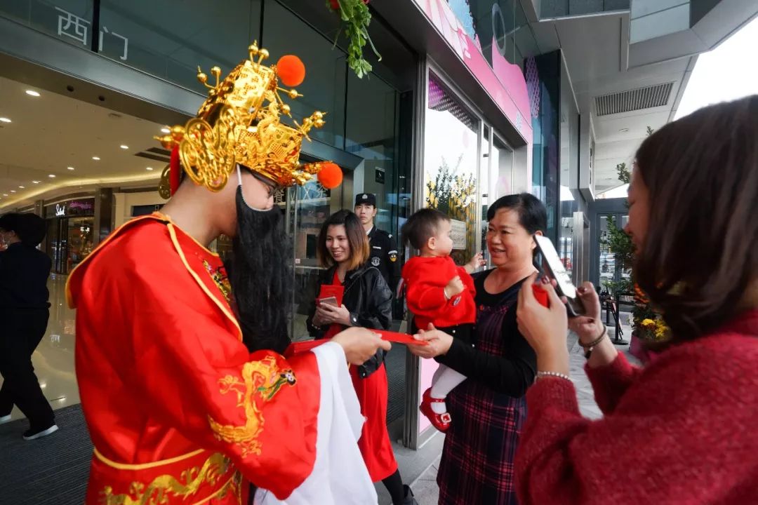 醒狮贺新岁,财神派财运,转运桃花林,盘他!