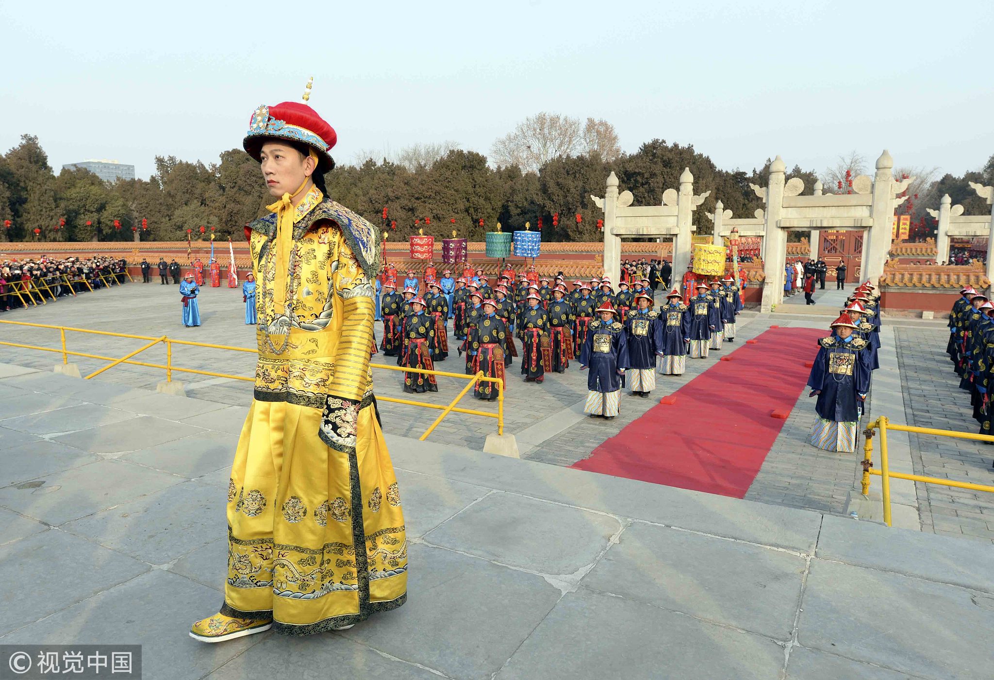 北京地坛庙会重现皇帝祭地仪式