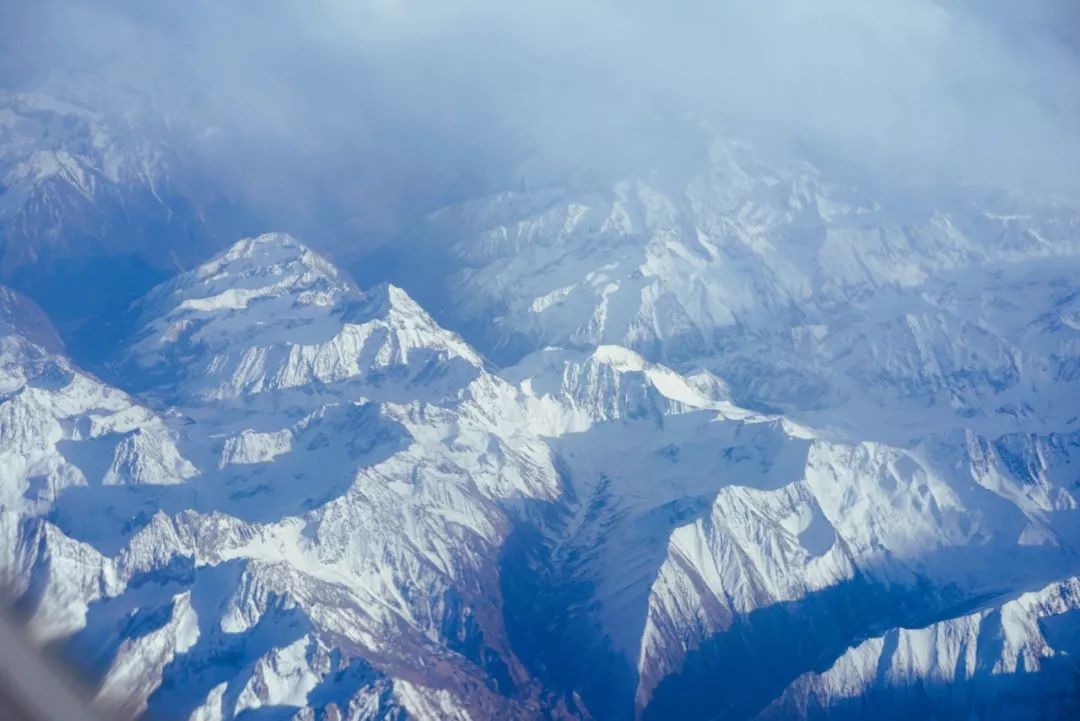 冬日的西藏上空,飛越萬千雪山_拉薩