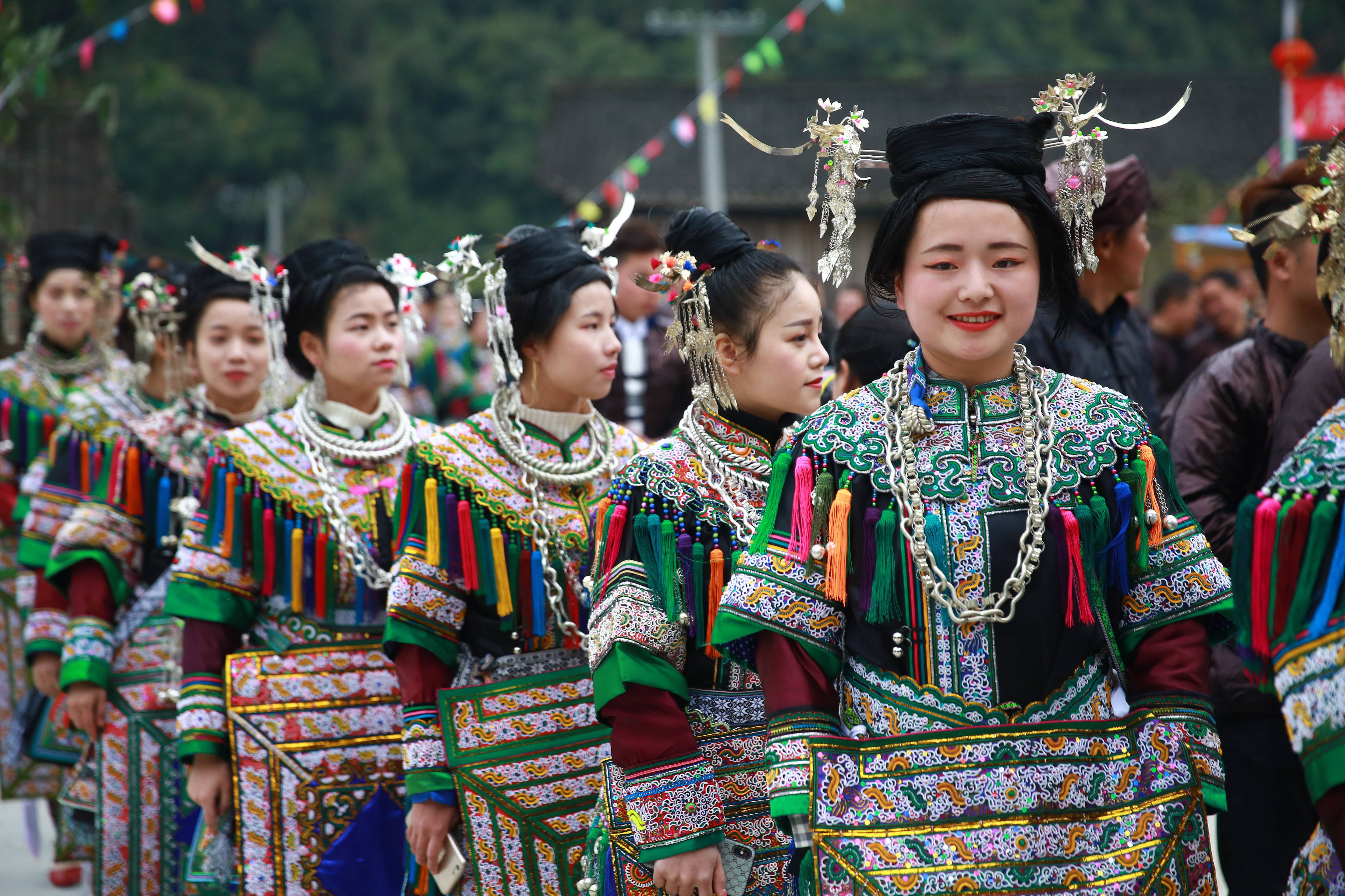 榕江苗族服饰图片