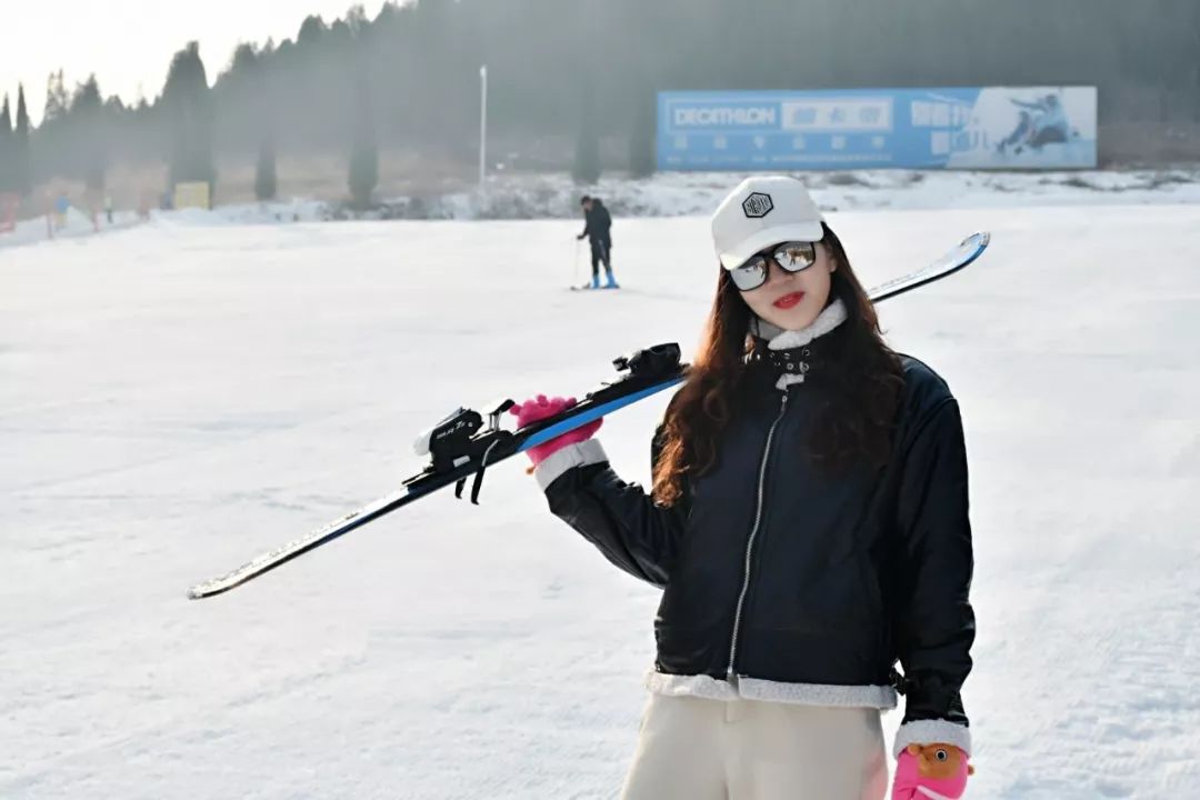 青州驼山滑雪场教练图片