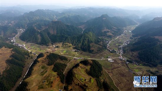 新春走基層 | 航拍務川高洞村: 鄉村景色迷人_黃都鎮