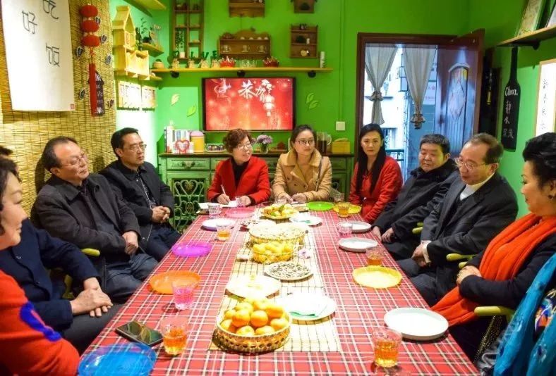 美籍华人夏宗琼王岳彪返乡座谈会2月6日下午,四海同春吉庆年,游子归来