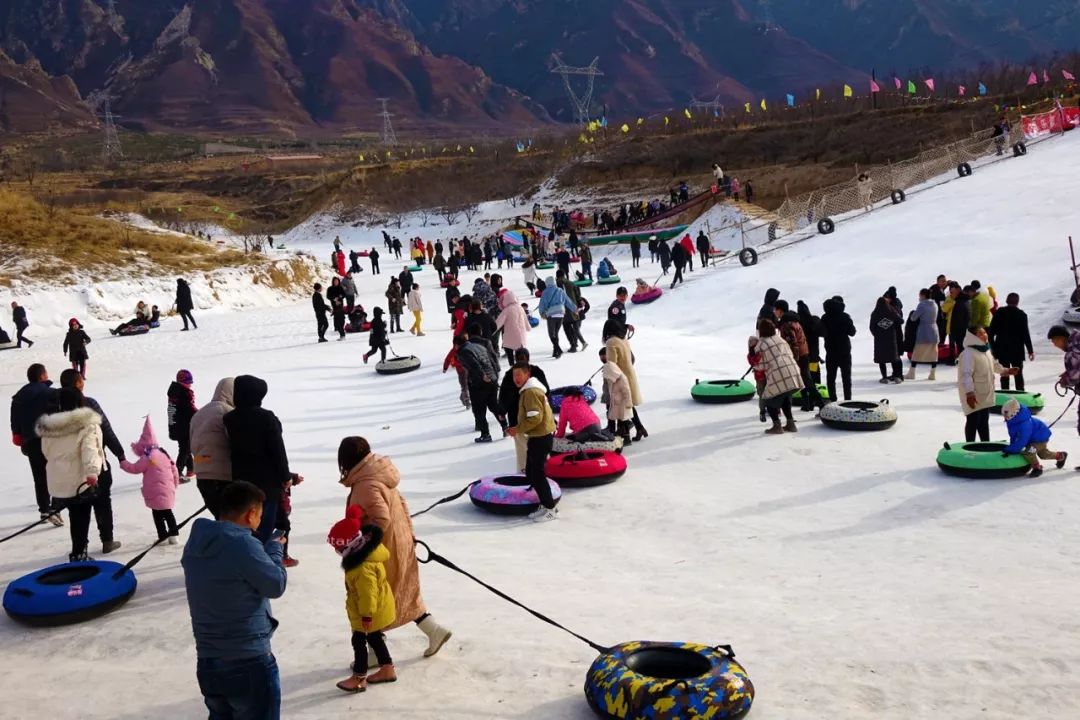 一票通玩郑家庄10000㎡戏雪乐园堆雪人打雪仗雪地转转雪圈摇摇桥撞