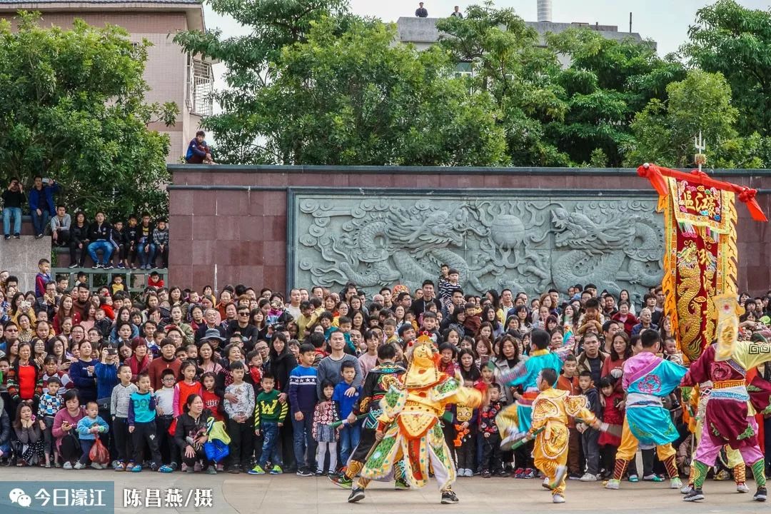 位于广东省汕头市濠江区的珠浦村,是潮汕地区历史悠久的千年古村之一.