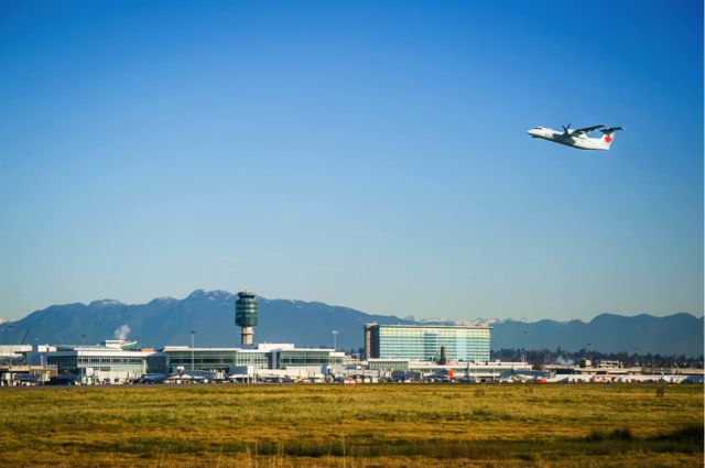 *温馨提醒大家,温哥华国际机场现在已经采用电子入境单,所以已经不