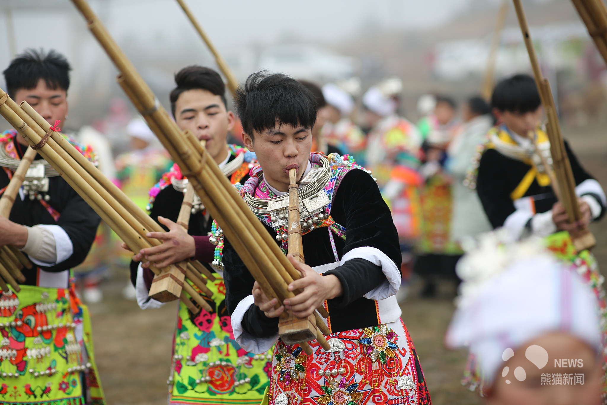 李太白跳月图片