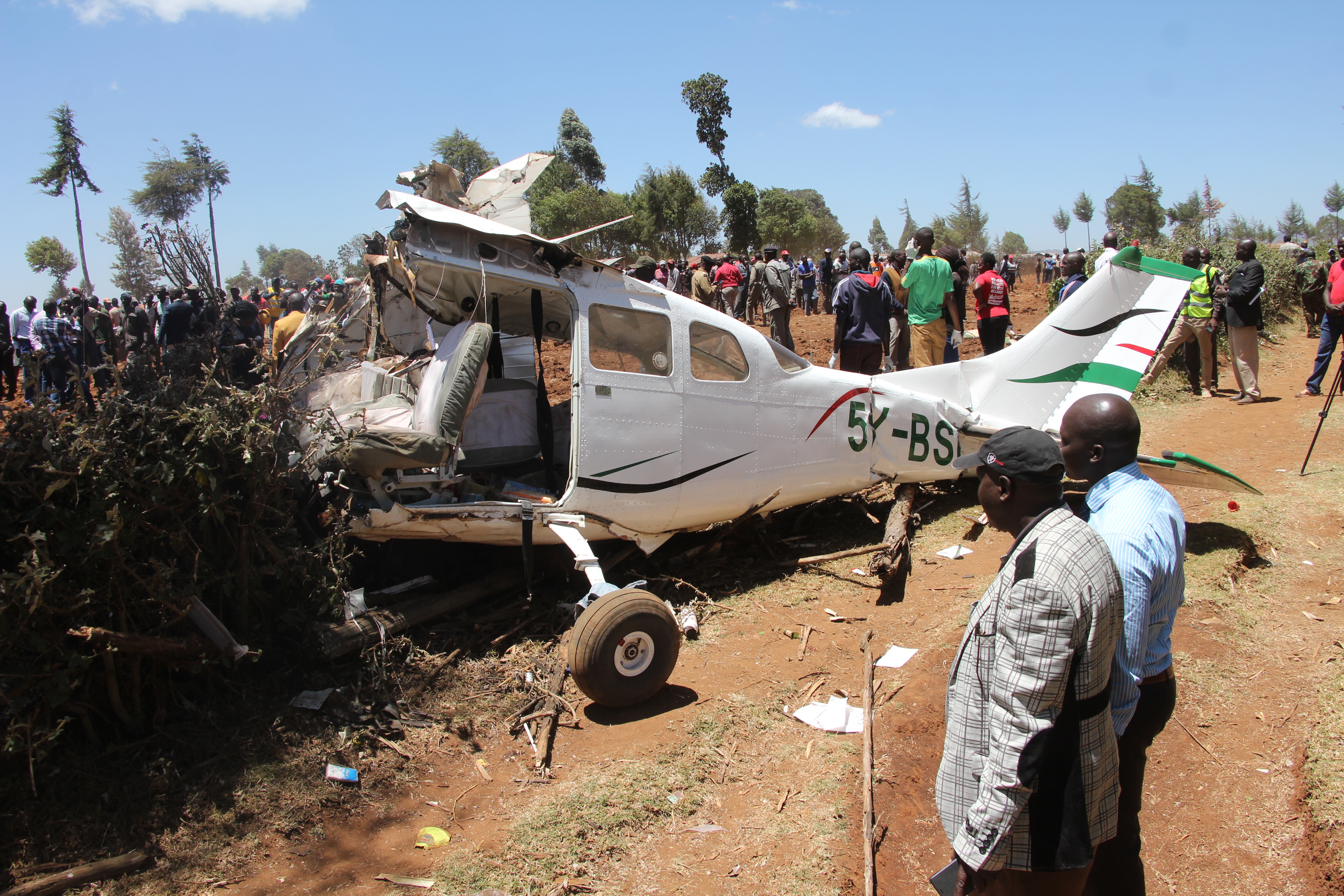 一架小型飞机在肯尼亚西北部坠毁5人丧生