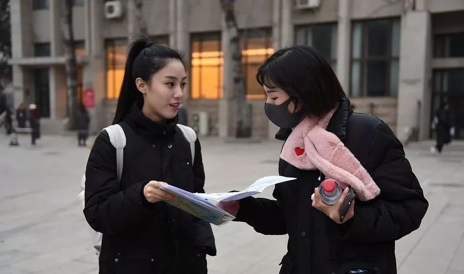 中戲藝考開始,美女帥哥雲集,報考我選華北理工大學輕工學院!