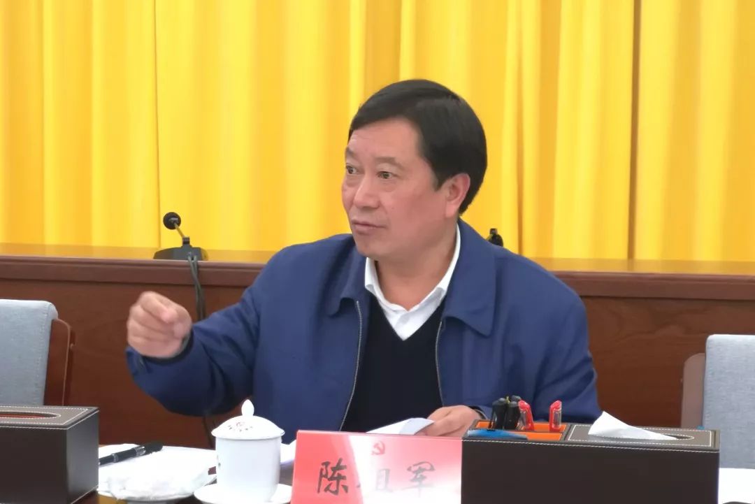 县人大常委会主任陈祖军出席会议佘龙强调,脱贫攻坚是全县首要政治