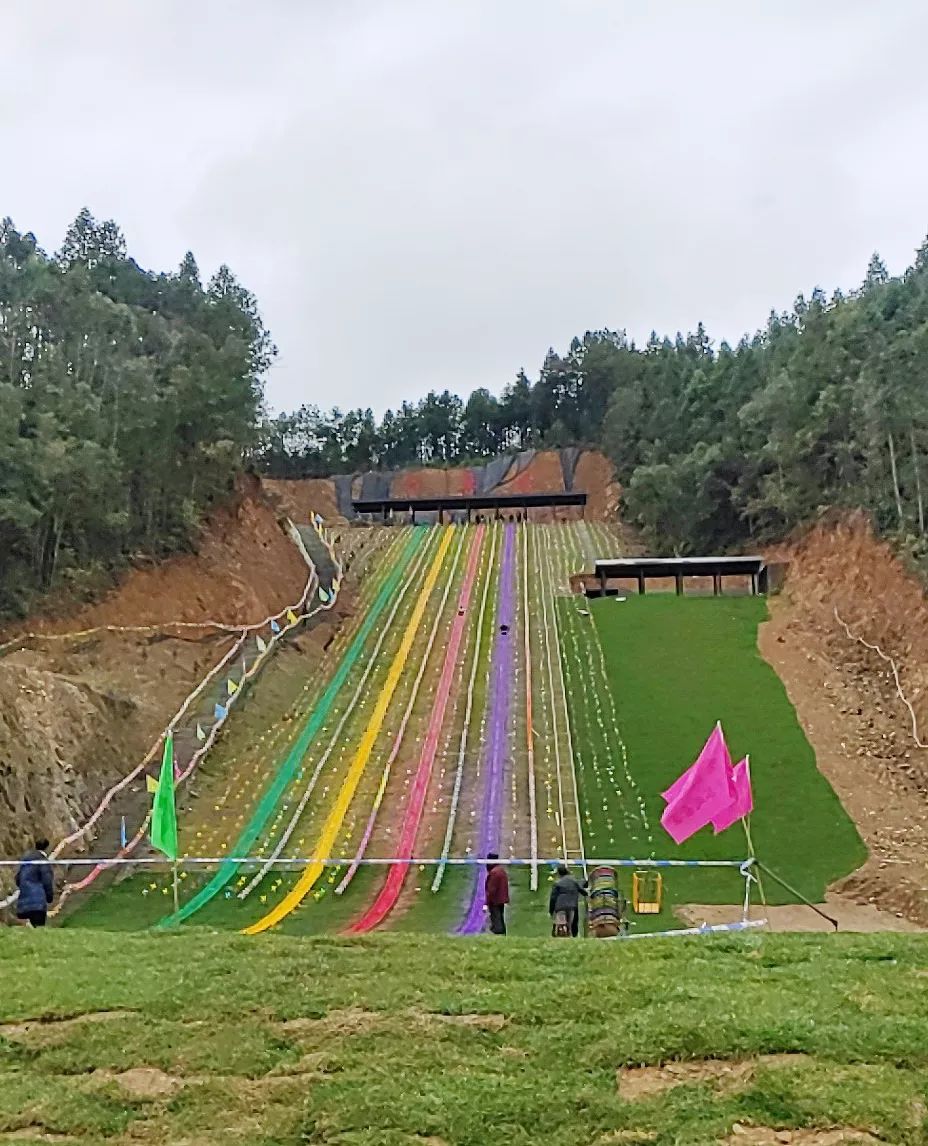 景德鎮花千谷旅遊項目在浮樑縣蛟潭鎮禮芳村胡家塢,項目總投資10億元