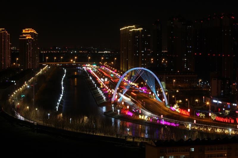 璀璨夜景"美如画 民众夜游津南感受"浓浓年味"_美景