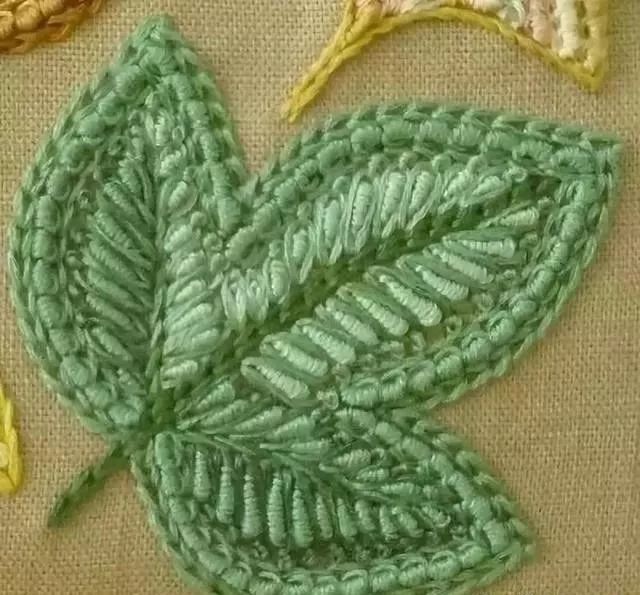 刺繡這樣繡的葉子比花還好看不信你試試附加針法