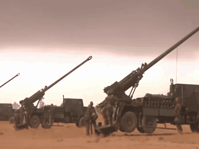 法国陆军恺撒卡车炮部队在伊拉克炮击is武装据点动态图