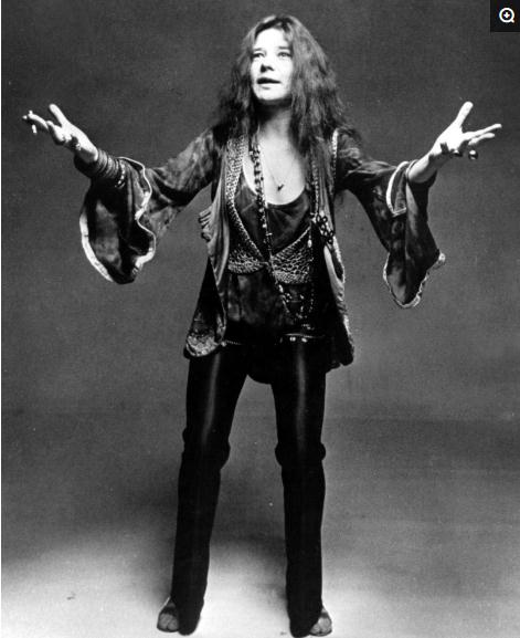 1/8詹尼斯·乔普林被视为摇滚乐历史上最伟大的女性歌手之一,1971年2