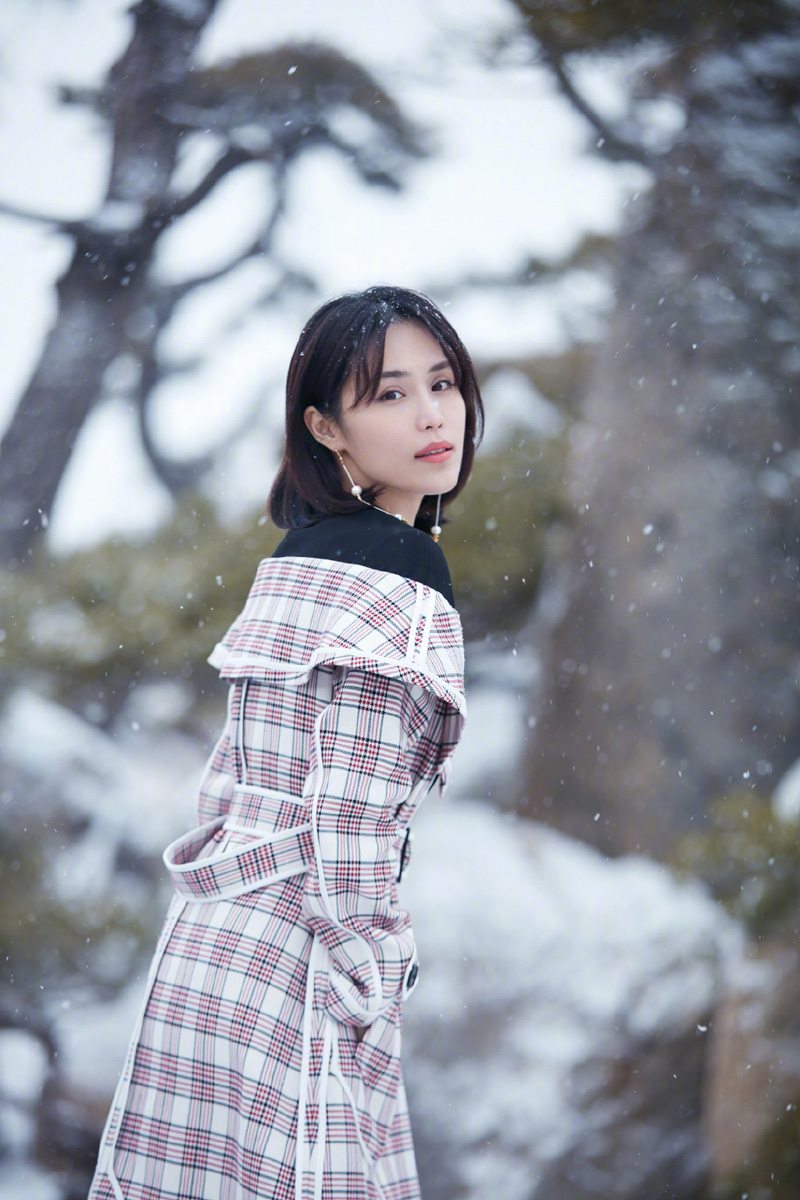 韩丹彤:唯美气质雪景照,尽显浪漫可爱少女心