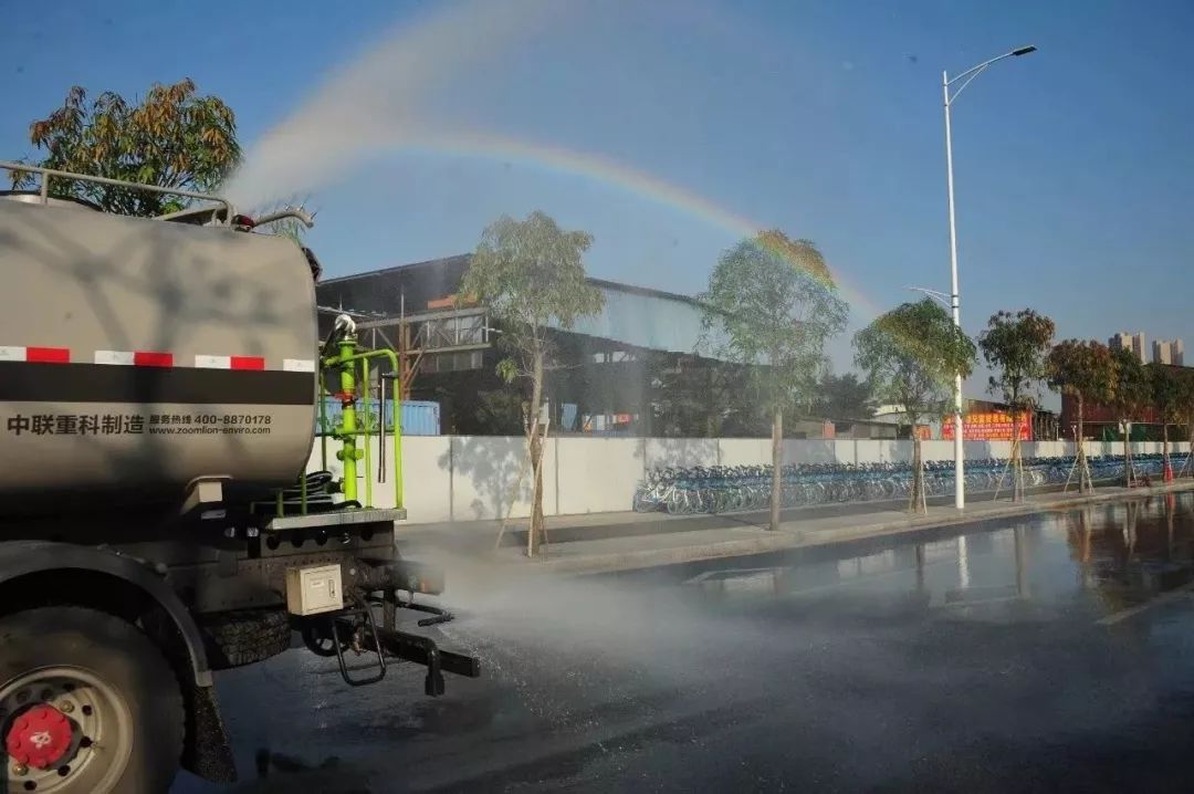 彩虹只出現在風雨後灑水車告訴你彩虹無處不在