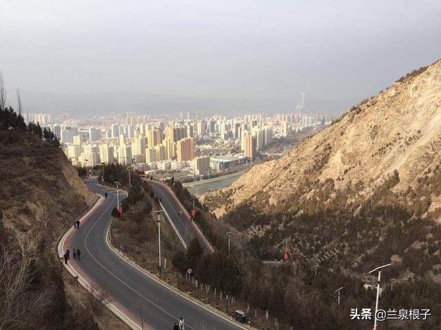 沿線有白塔山公園,省郵電管理局等多家蘭州北山綠化承包單位,羅九公路