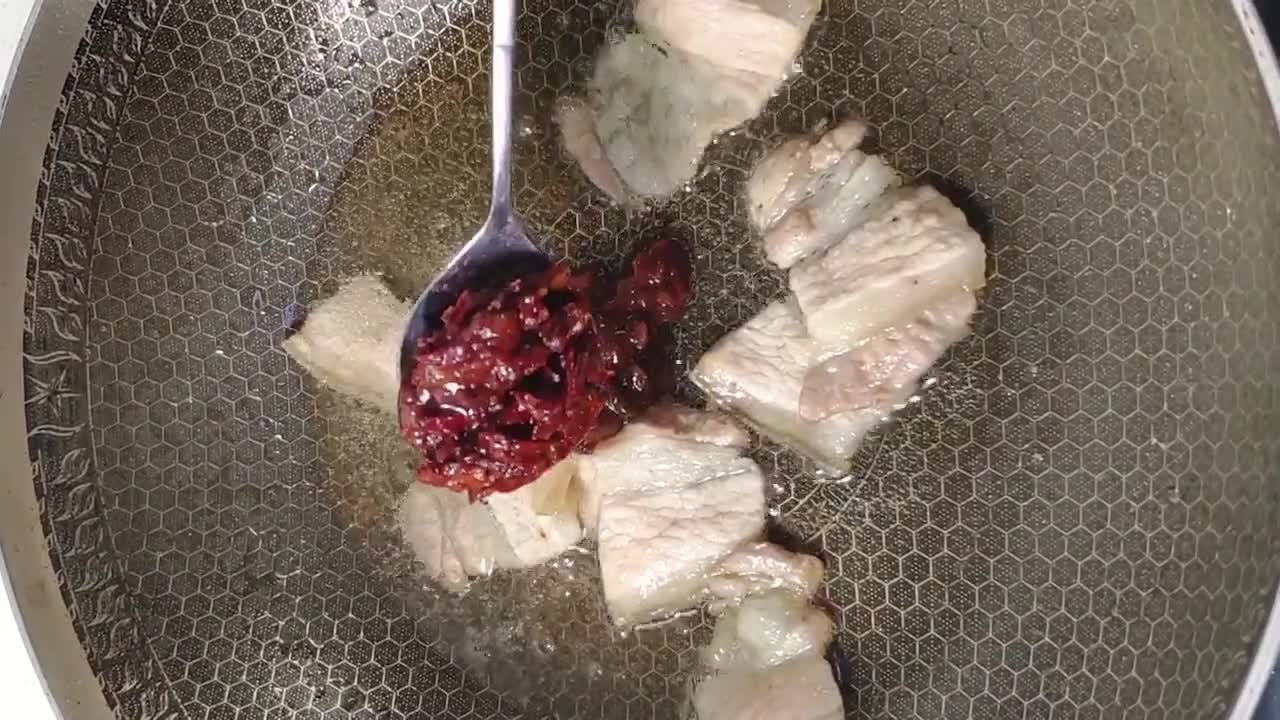 加點五花肉一起燉更