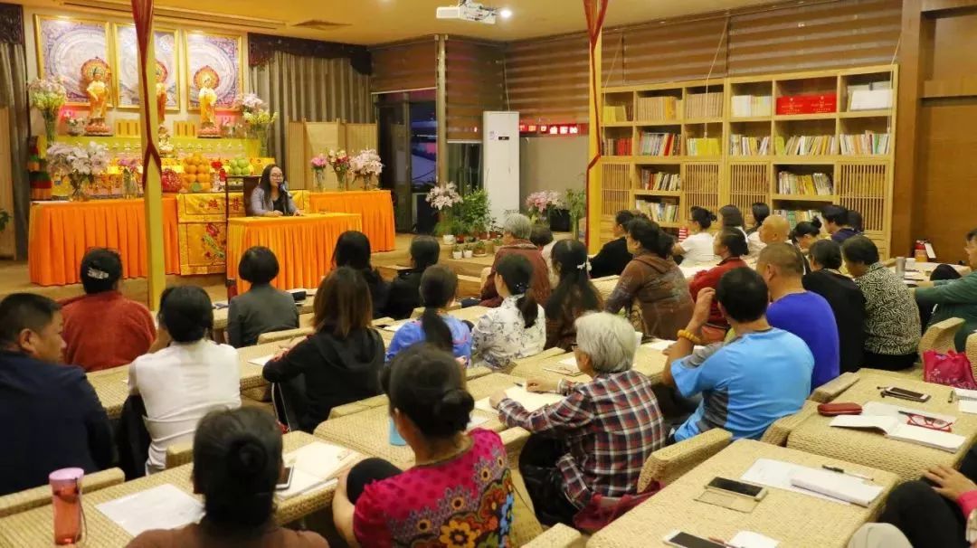 老师常在佛堂公益讲学 云南民族大学尹晓彬老师常在佛堂公益讲学