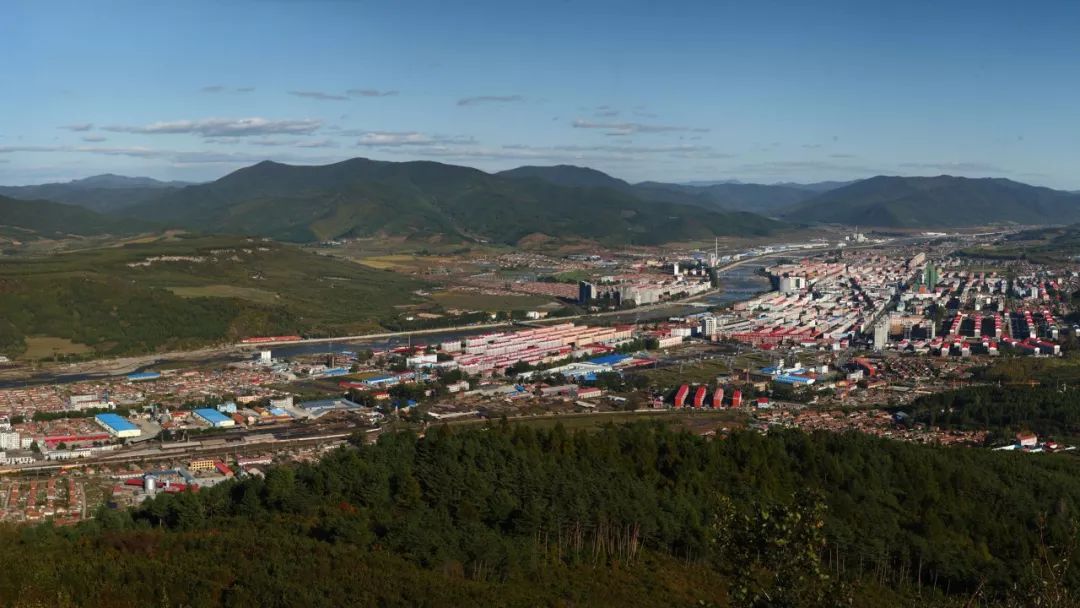 汪清县旅游汪清地处长白山麓,属山区,冬长夏短 四季分明,垂直变化较