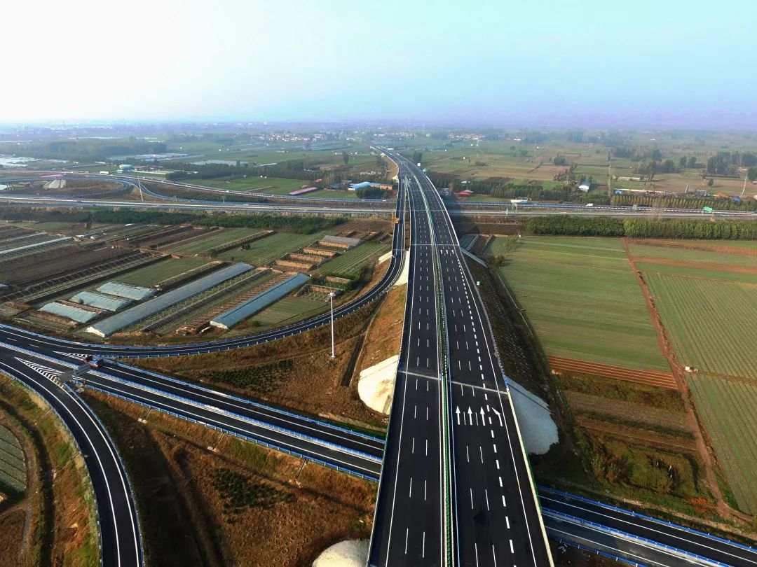 河南省重点建设项目,2018年11月16日已建成通车,沟通连接京港澳高速