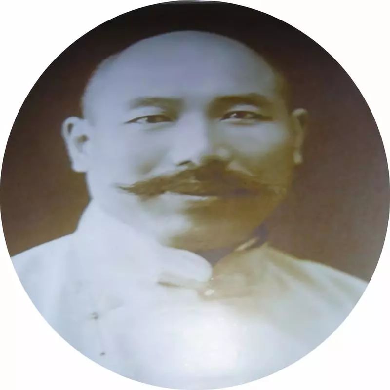 1924年元旦我到了北京大学,见到了来京的陕北榆林中学校长杜斌丞先生.