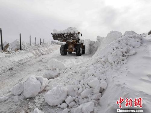 青海玉树局部雪灾:耗时52小时驰援数百公里