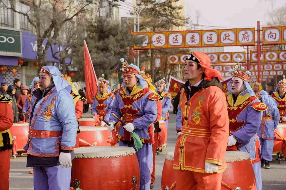 壯觀今早千人耍社火這是青海人的獨家記憶