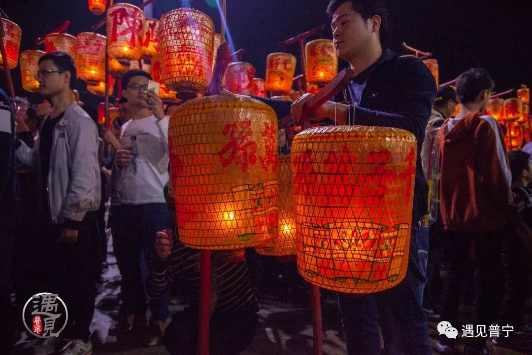 普宁大长陇万人贺灯营老爷就在今夜走起