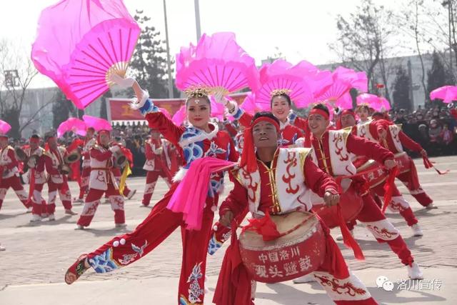 城市社區服務中心城市社區服務中心秧歌隊是一種不同於陝北大秧歌的