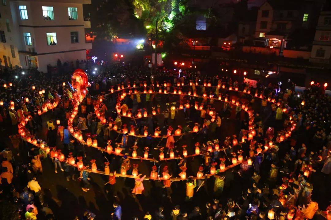 樟村板灯节图片