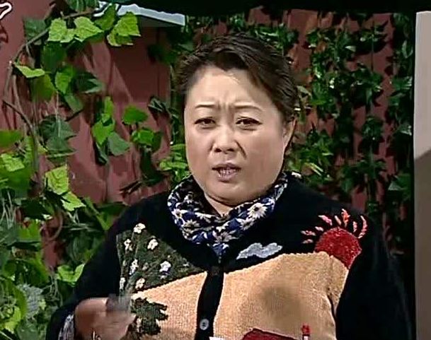 57歲女星與丈夫離婚,今55歲攀上小28歲高富帥,還開上豪車_張海燕