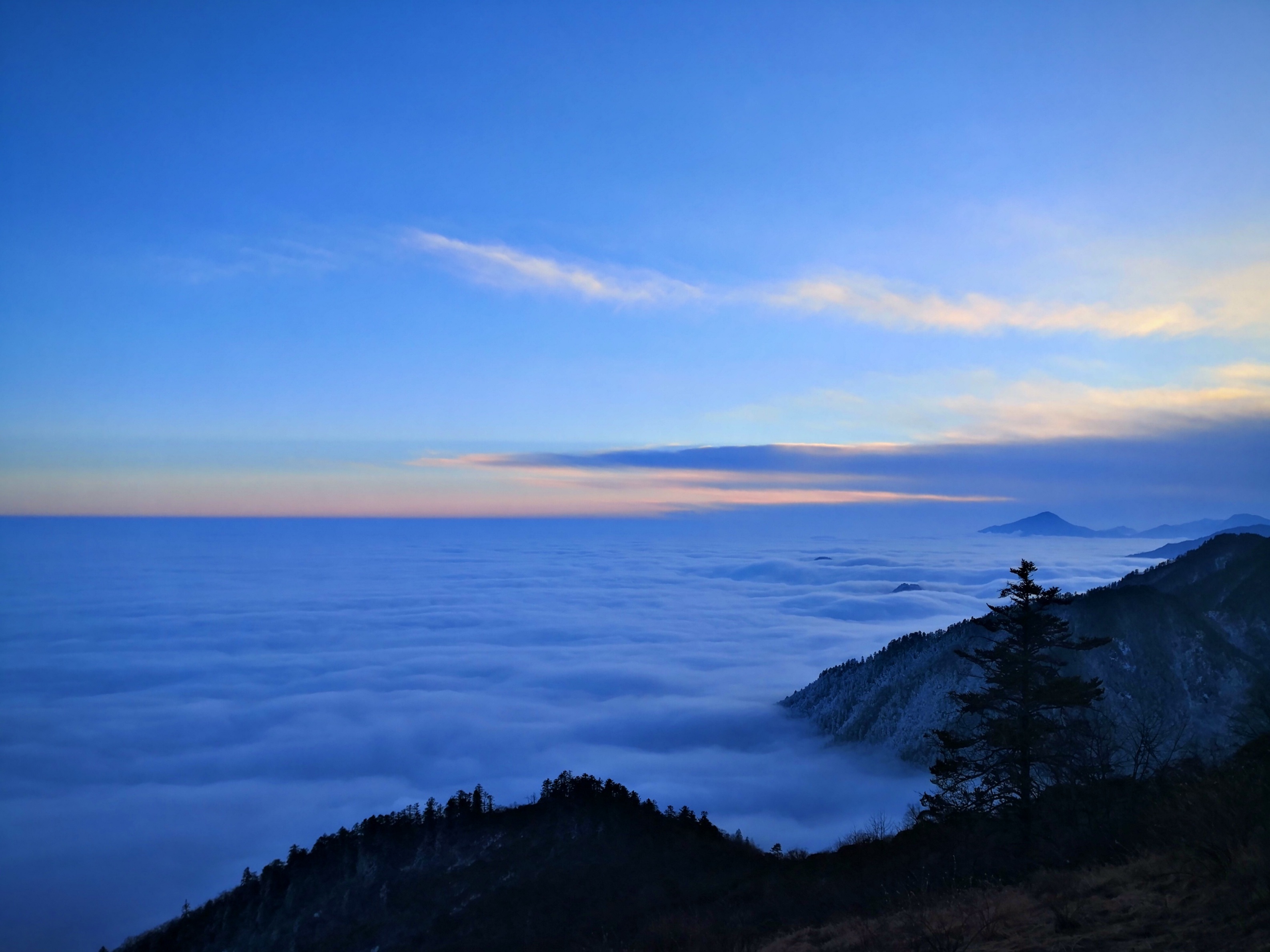 西岭飘雪图片