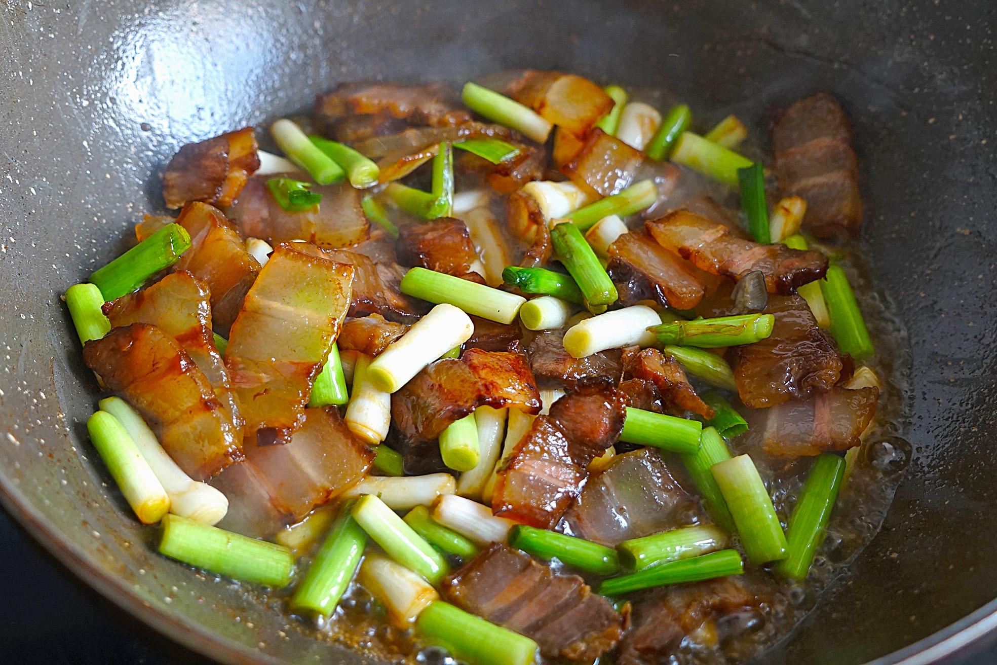 原創這菜和臘肉是絕配,炒一盤不夠吃,春天多吃殺菌好,流感不纏身