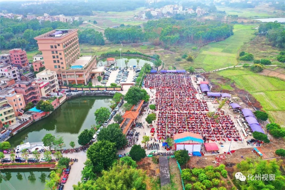 化州富豪做年例香港明星助陣5000人同時開席場面超震撼