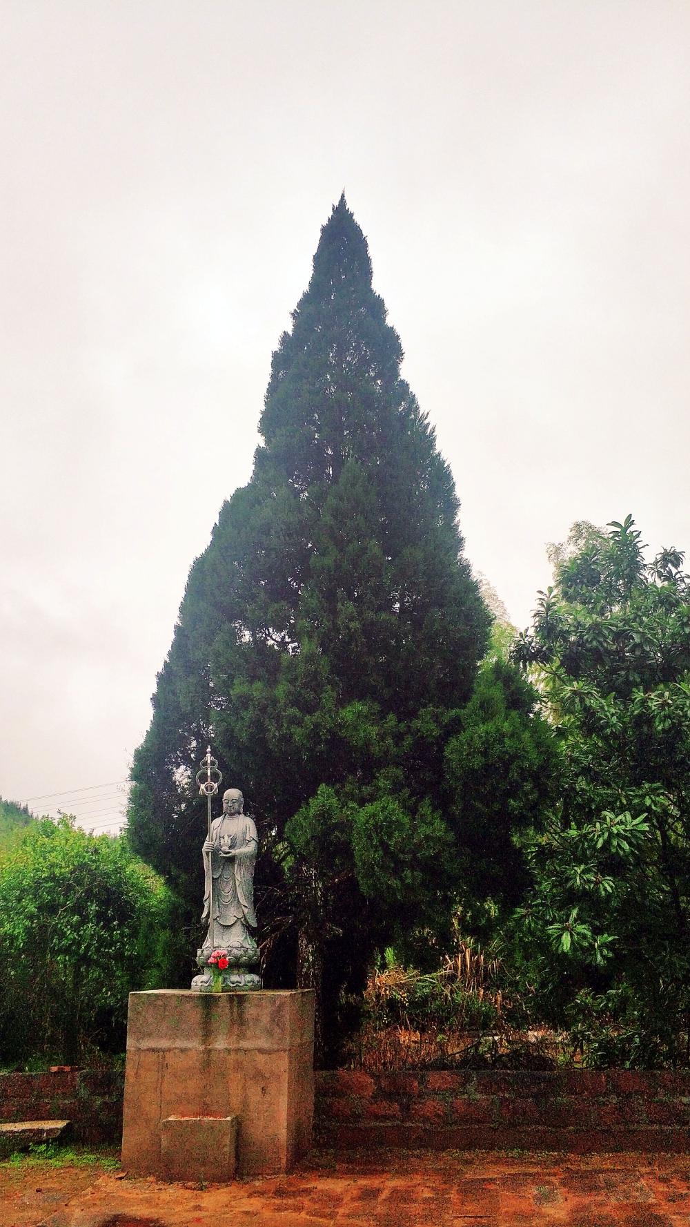 江西省南城县龙湖镇严和村上蓝村宝方禅寺