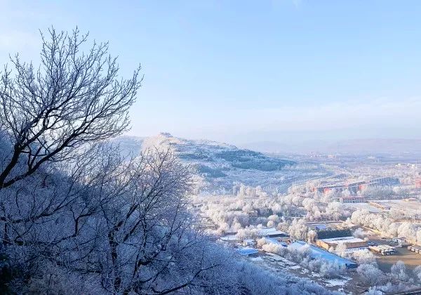 103761如此东岳山,美不美?_固原