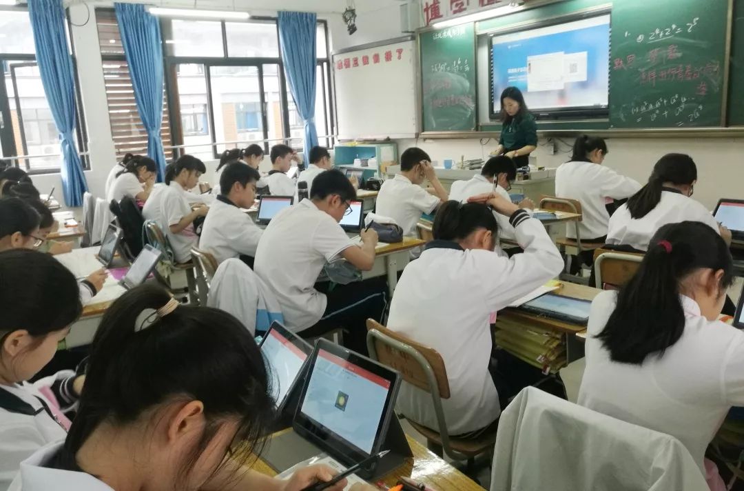 我们不一样广东佛山顺峰中学的这次考试老师学生都喜欢