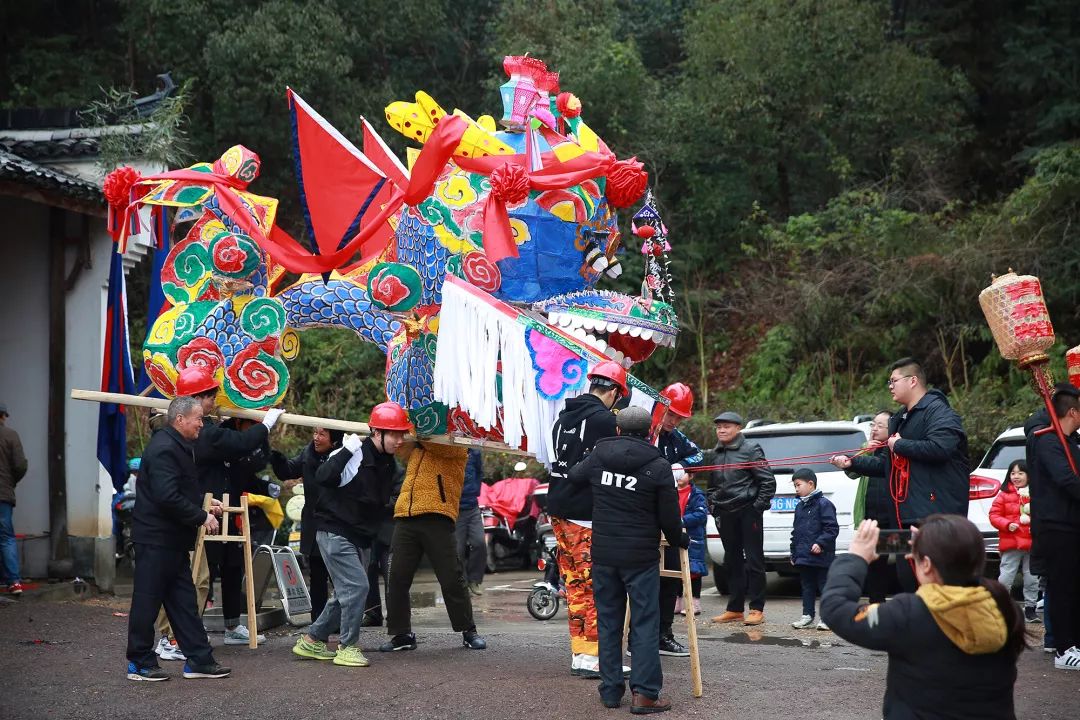 谁说年轻人不喜欢传统文化看东阳00后如何传承民俗寻年味儿